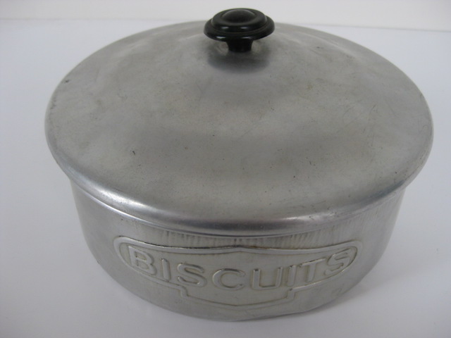 Cake and hot sale biscuit tins
